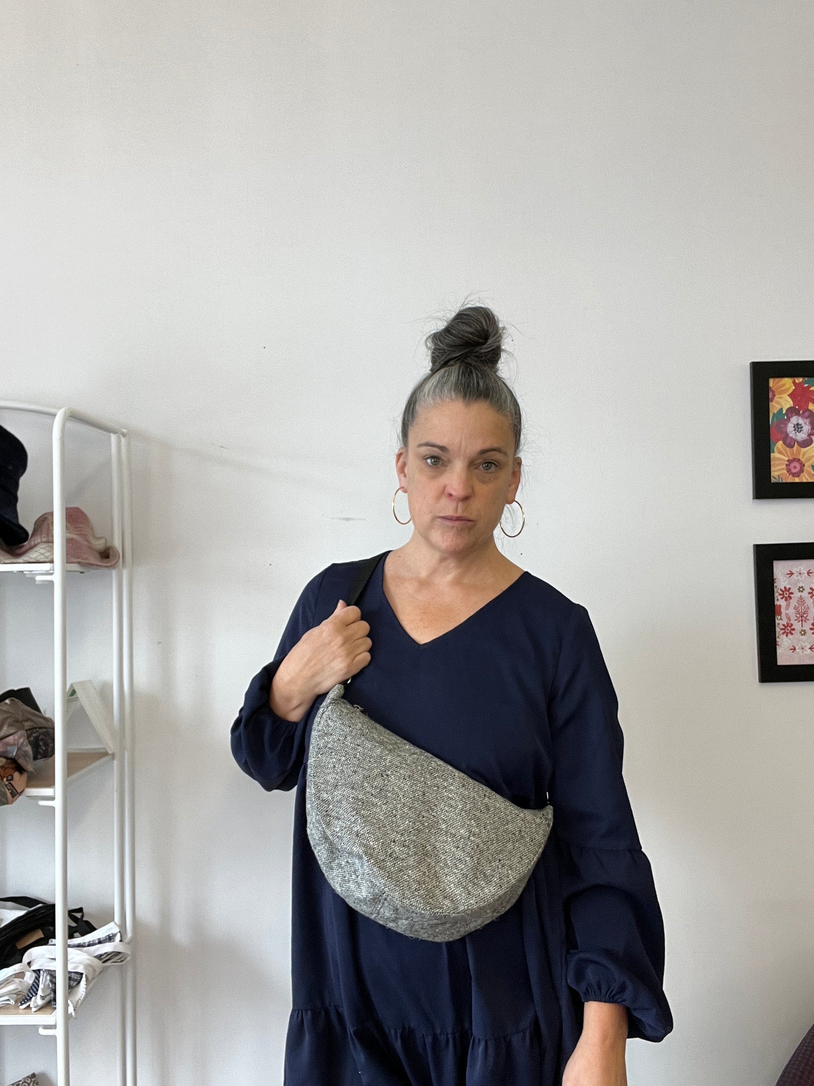 Sac demi-lune cendre et suie