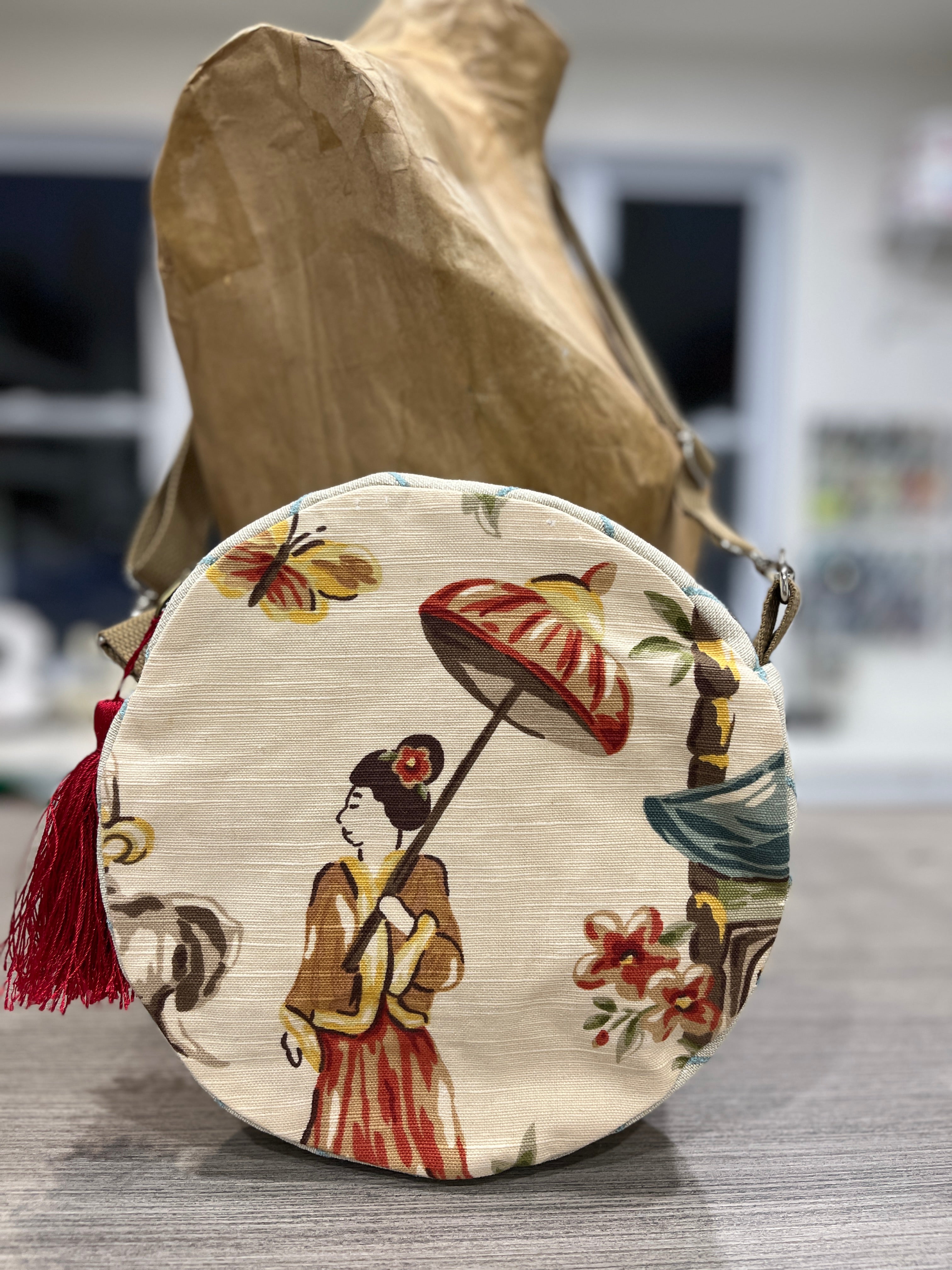 Sac rond promenade sous les cerisiers