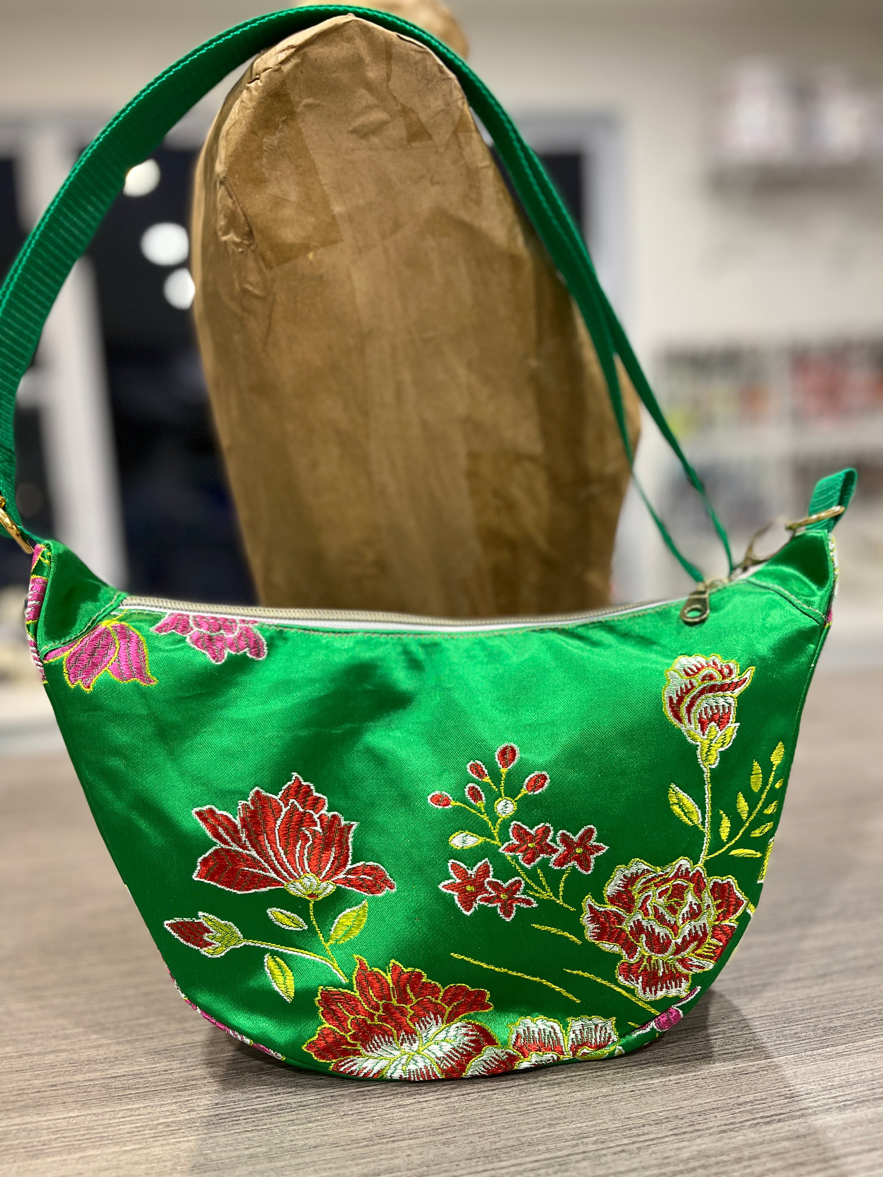 Sac demi-lune fleur de prunier