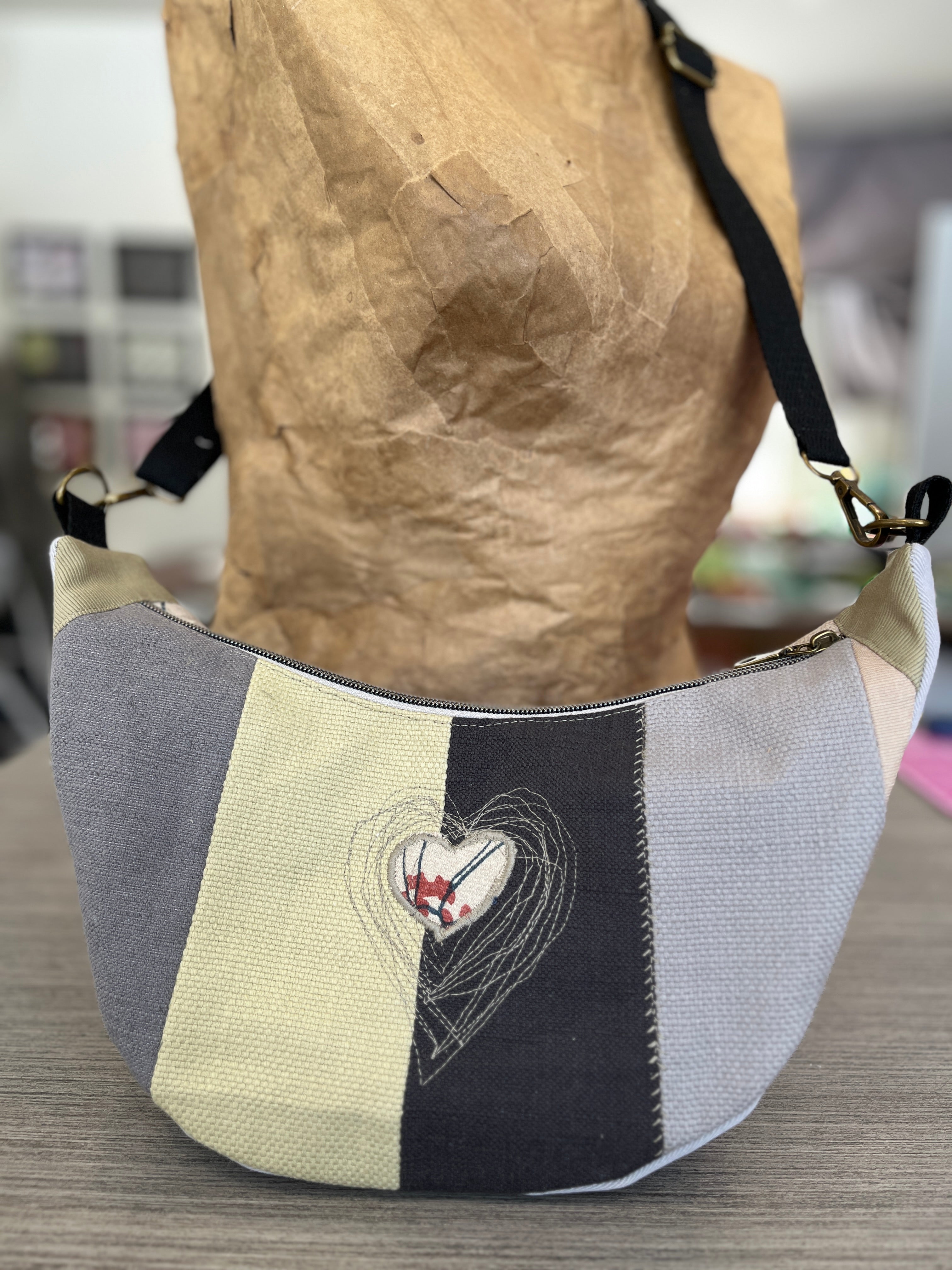 Sac demi-lune mousse