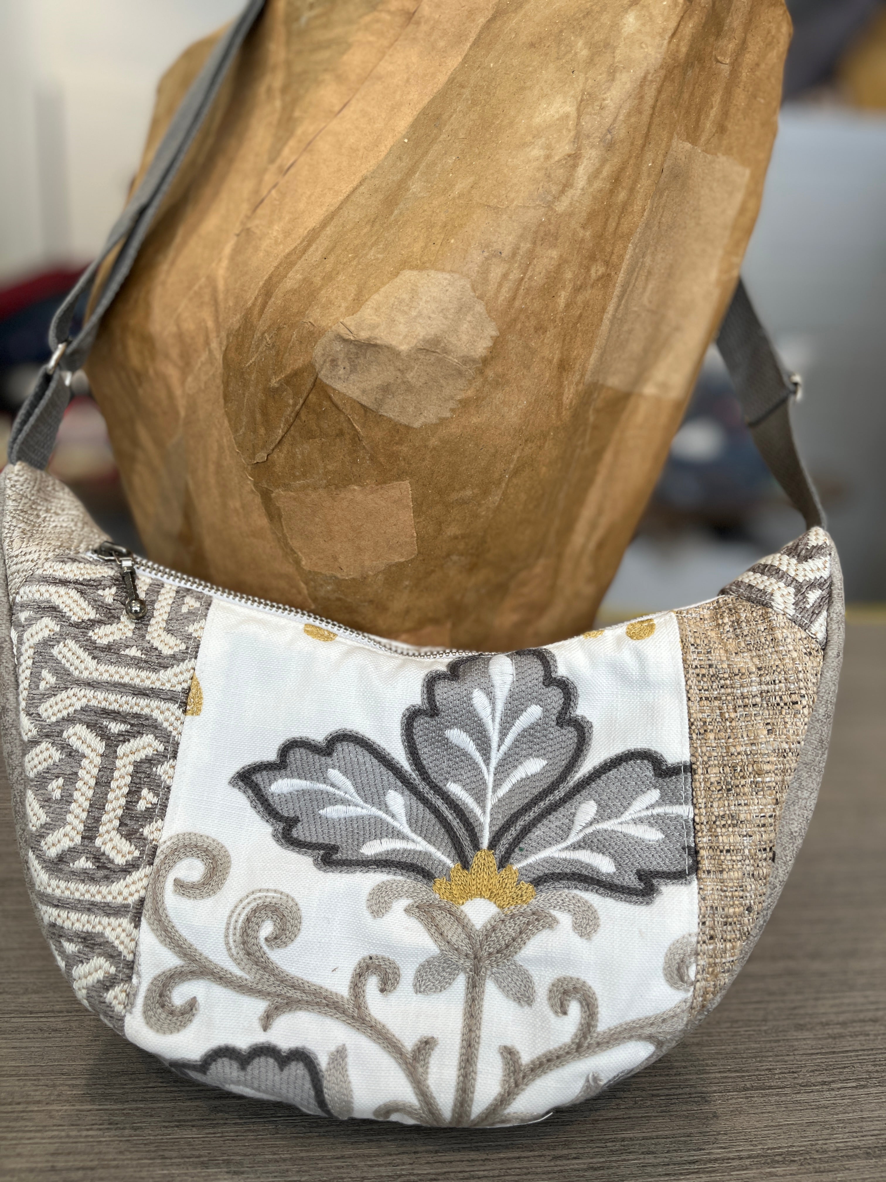 Sac demi-lune feuilles de chênes