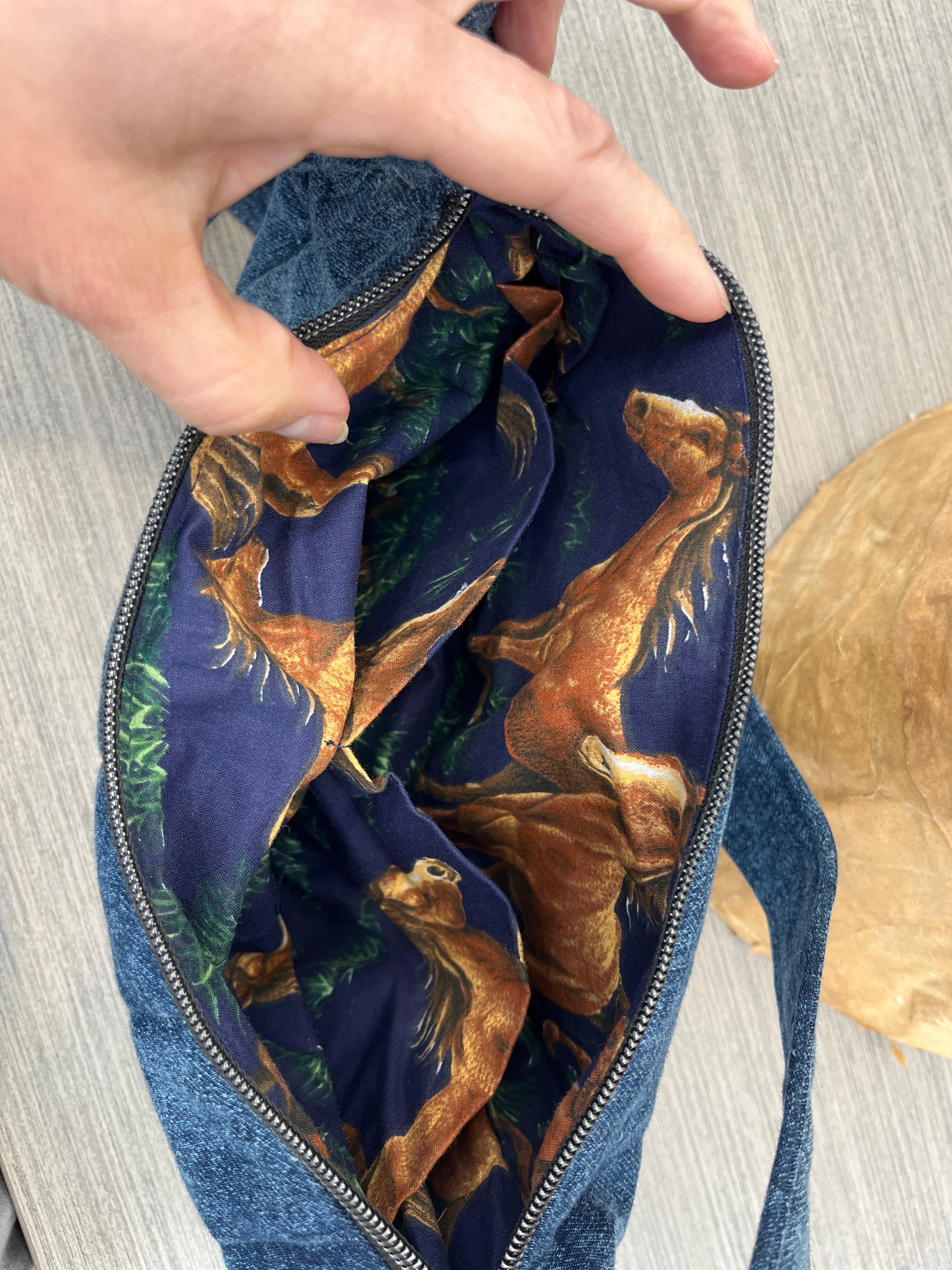 Sac demi-lune acid-wash