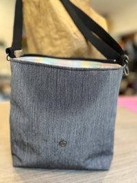 Sac messager à rabat interchangeable gris
