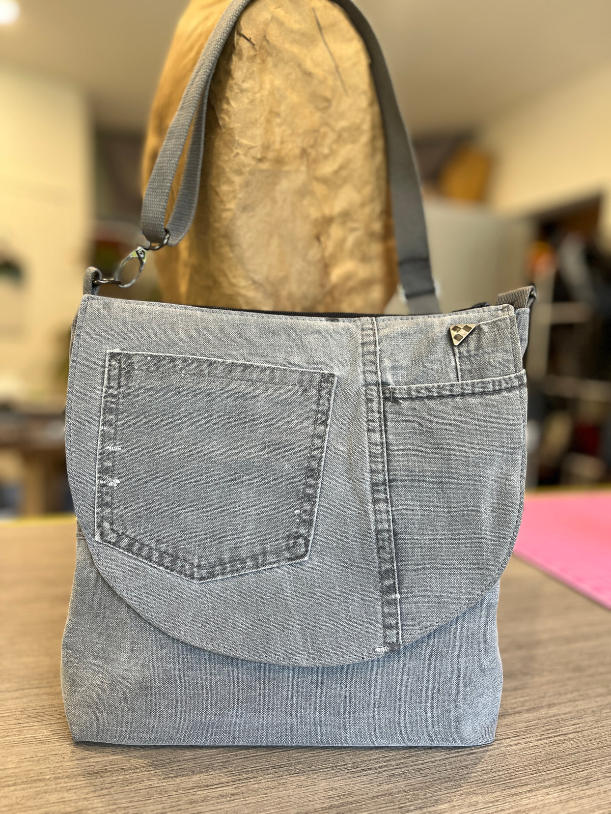 Sac messager à rababt interchangeable jeans gris